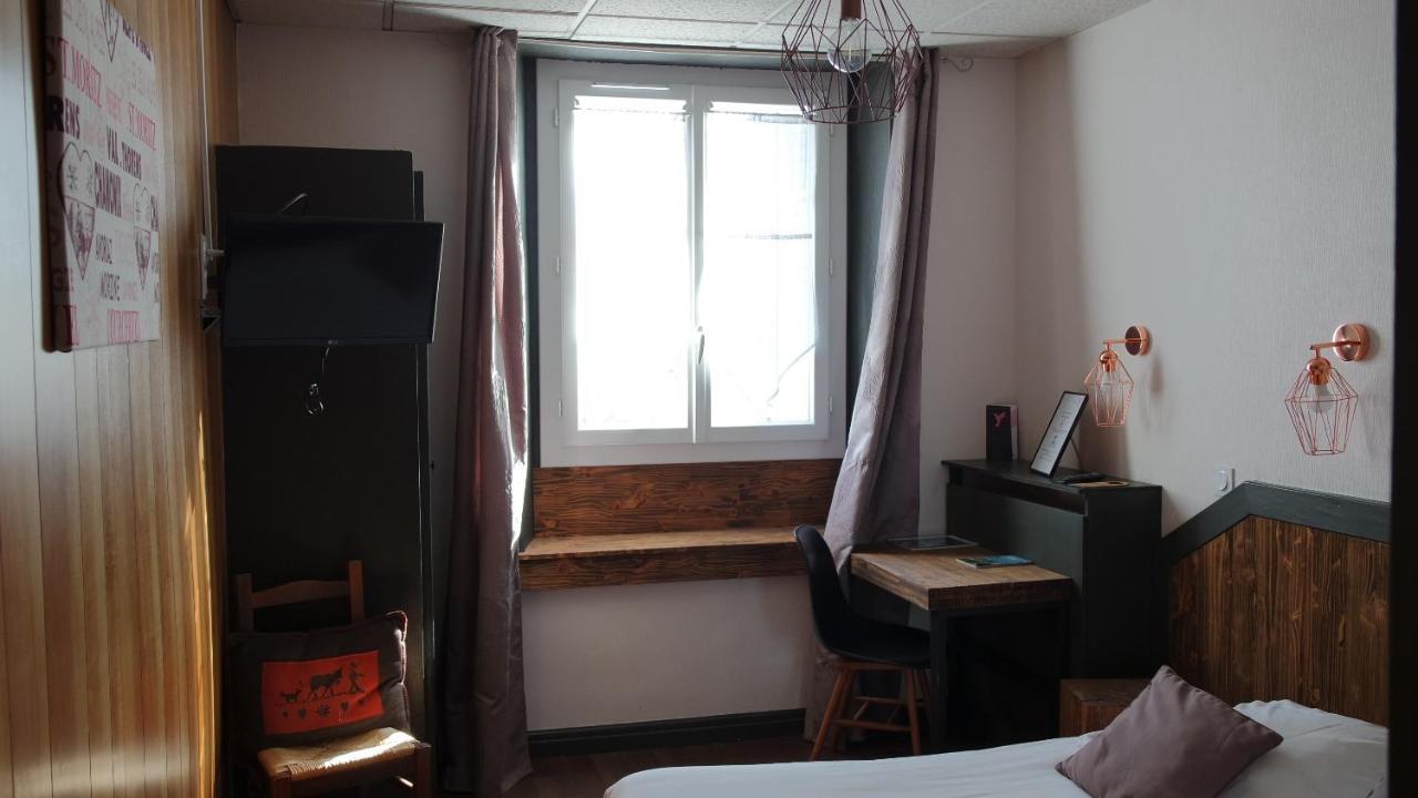 Hotel Le Colibri อิกซ์เลส์แบ็งส์ ภายนอก รูปภาพ