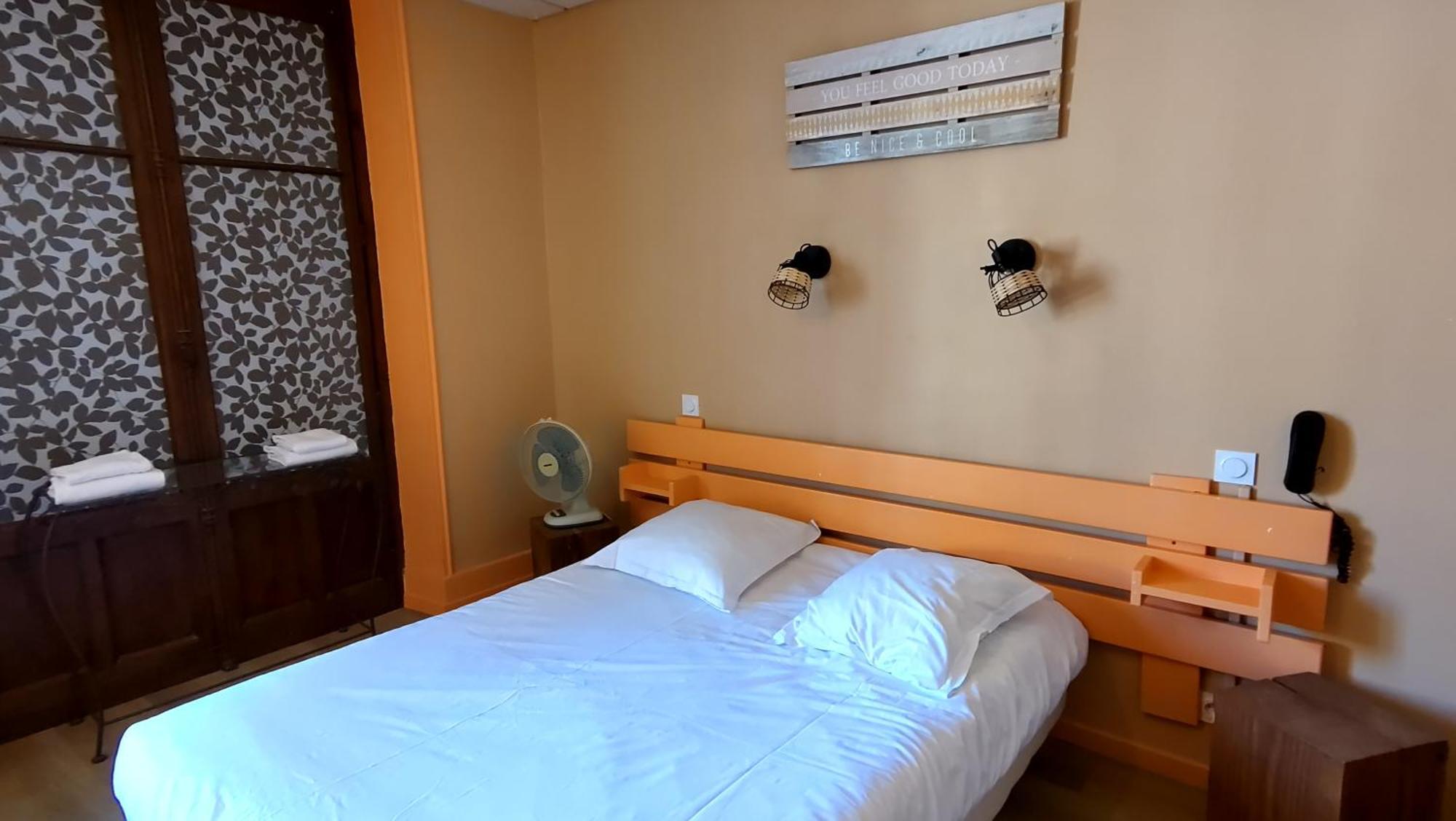 Hotel Le Colibri อิกซ์เลส์แบ็งส์ ภายนอก รูปภาพ