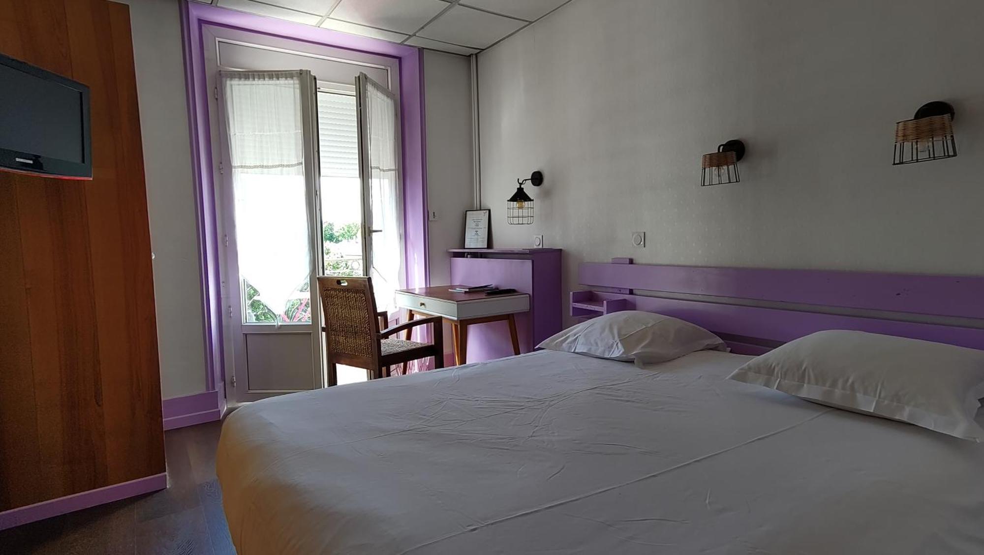 Hotel Le Colibri อิกซ์เลส์แบ็งส์ ภายนอก รูปภาพ