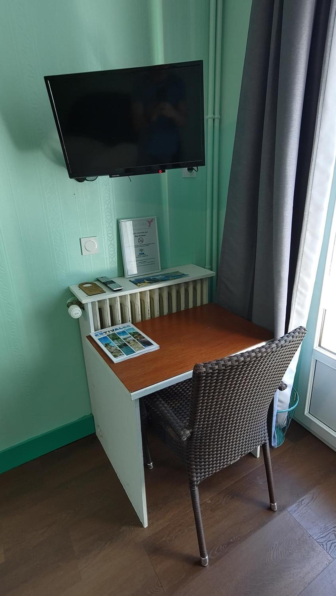 Hotel Le Colibri อิกซ์เลส์แบ็งส์ ภายนอก รูปภาพ
