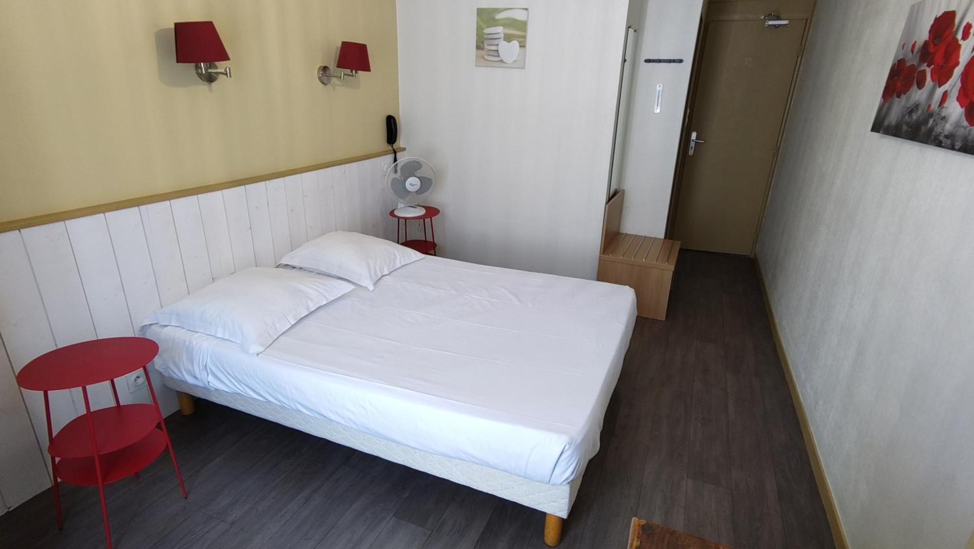 Hotel Le Colibri อิกซ์เลส์แบ็งส์ ภายนอก รูปภาพ