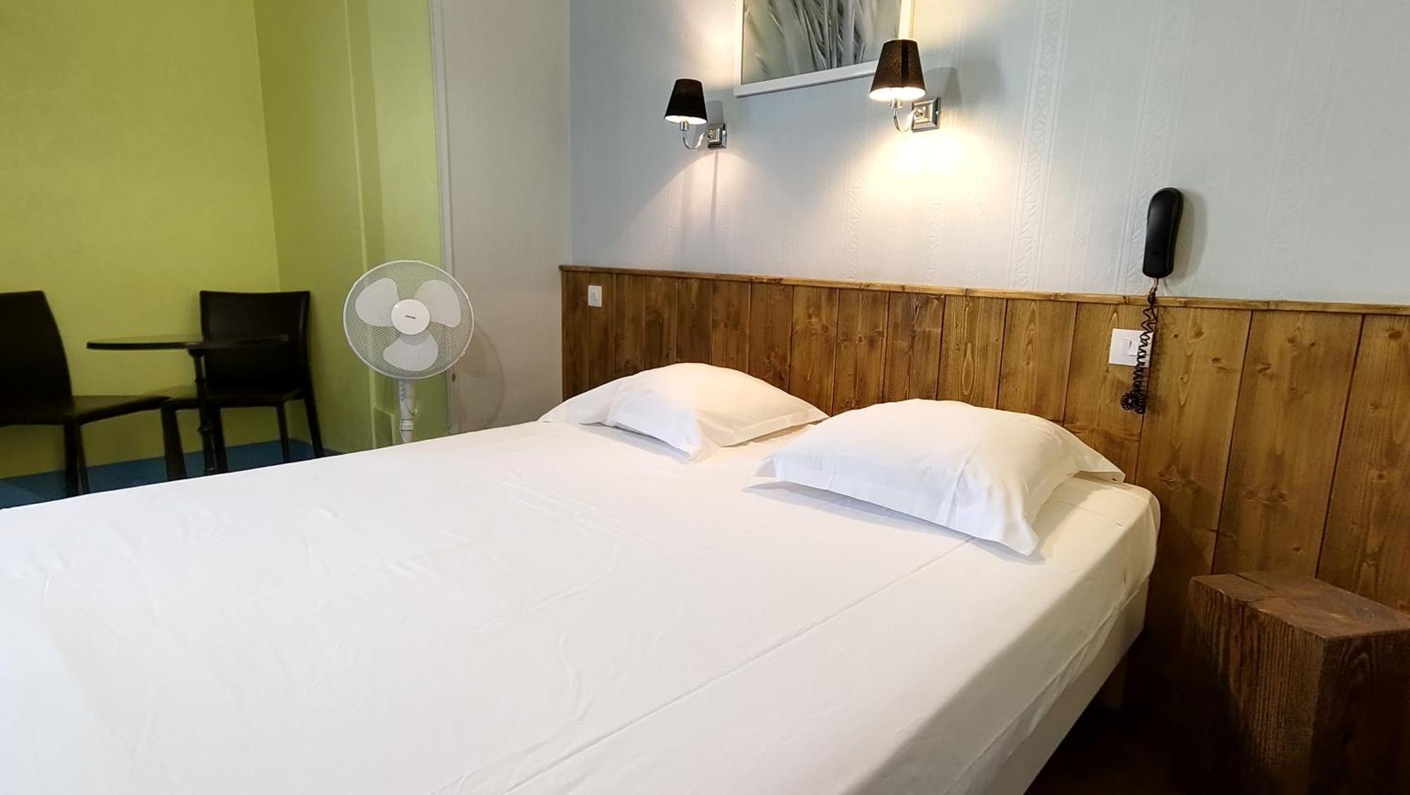 Hotel Le Colibri อิกซ์เลส์แบ็งส์ ภายนอก รูปภาพ
