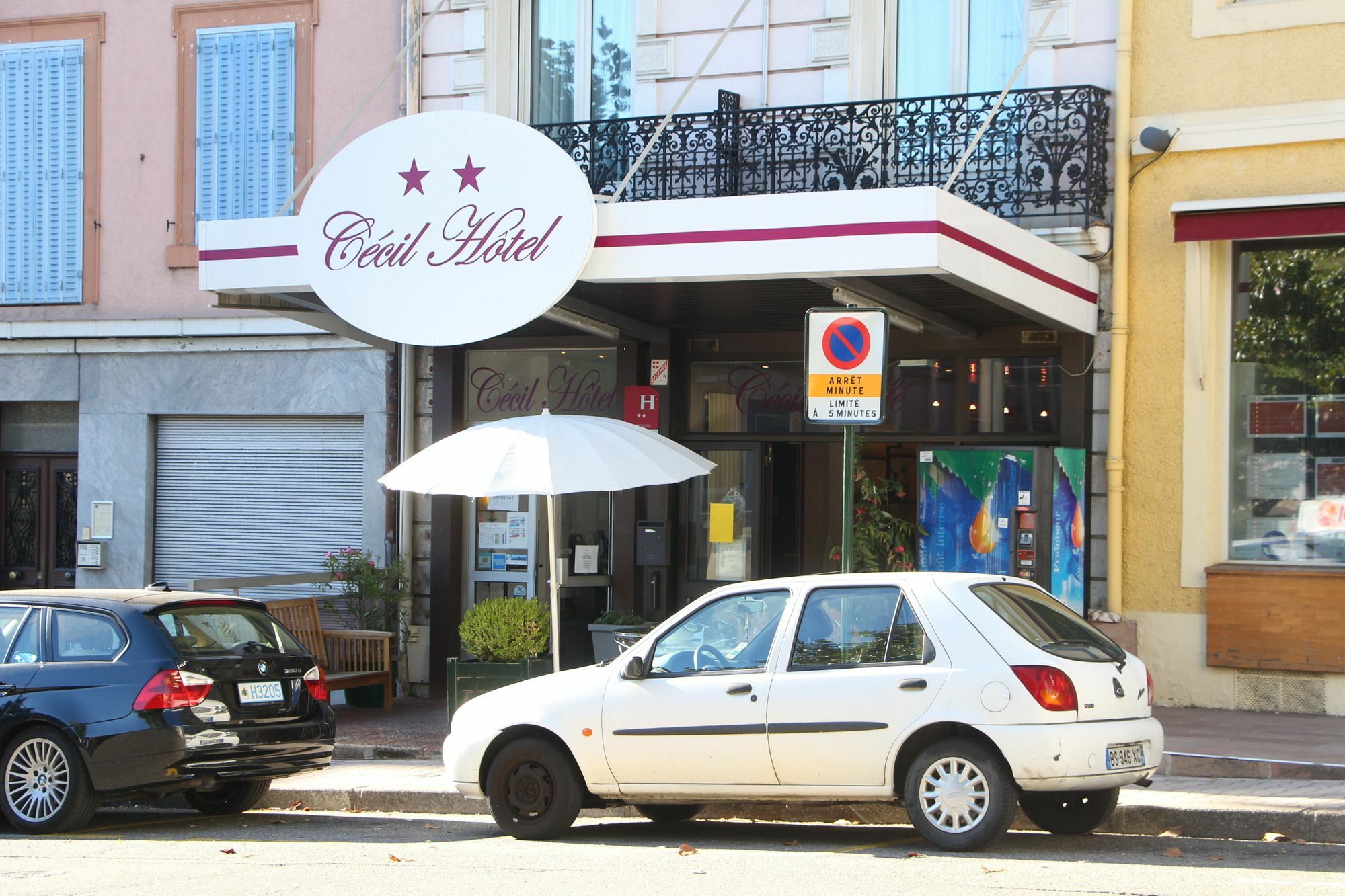 Hotel Le Colibri อิกซ์เลส์แบ็งส์ ภายนอก รูปภาพ