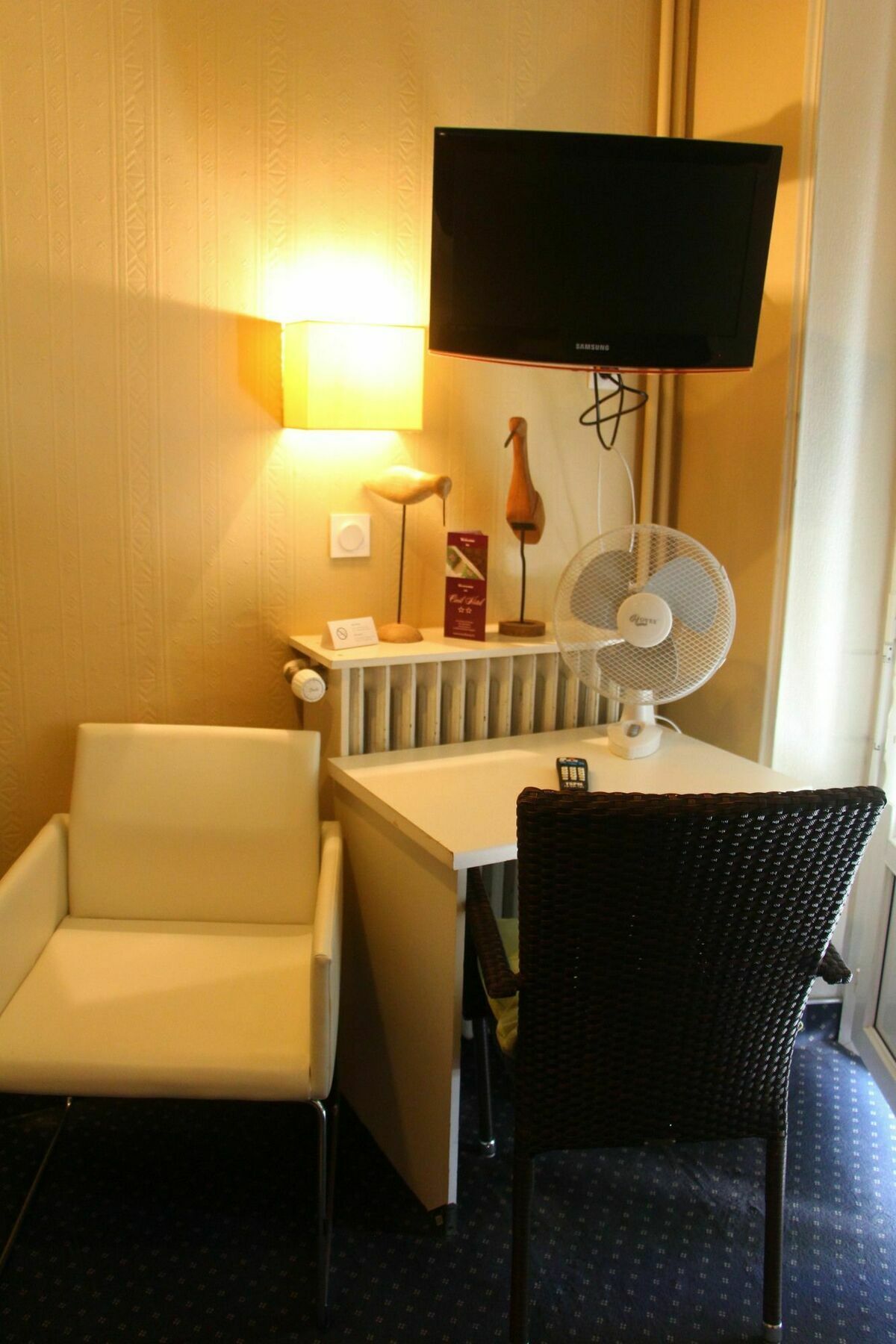 Hotel Le Colibri อิกซ์เลส์แบ็งส์ ภายนอก รูปภาพ