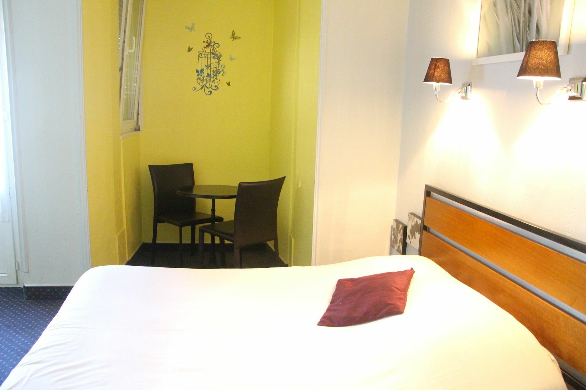 Hotel Le Colibri อิกซ์เลส์แบ็งส์ ภายนอก รูปภาพ