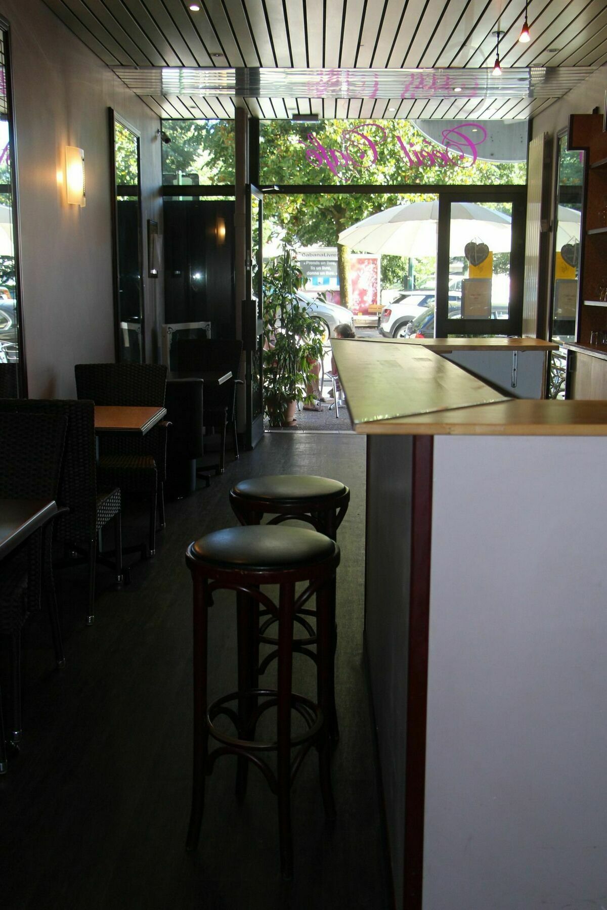Hotel Le Colibri อิกซ์เลส์แบ็งส์ ภายนอก รูปภาพ
