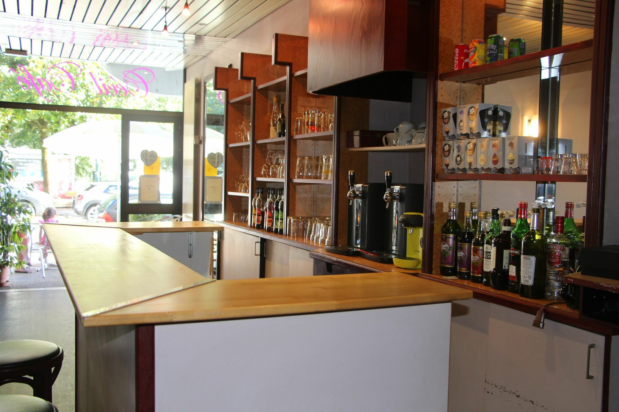 Hotel Le Colibri อิกซ์เลส์แบ็งส์ ภายนอก รูปภาพ